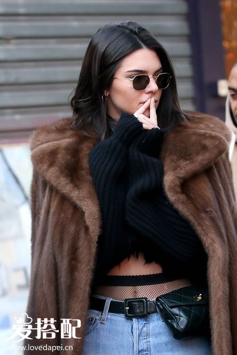 肯豆（Kendall Jenner）巴黎时装周街拍